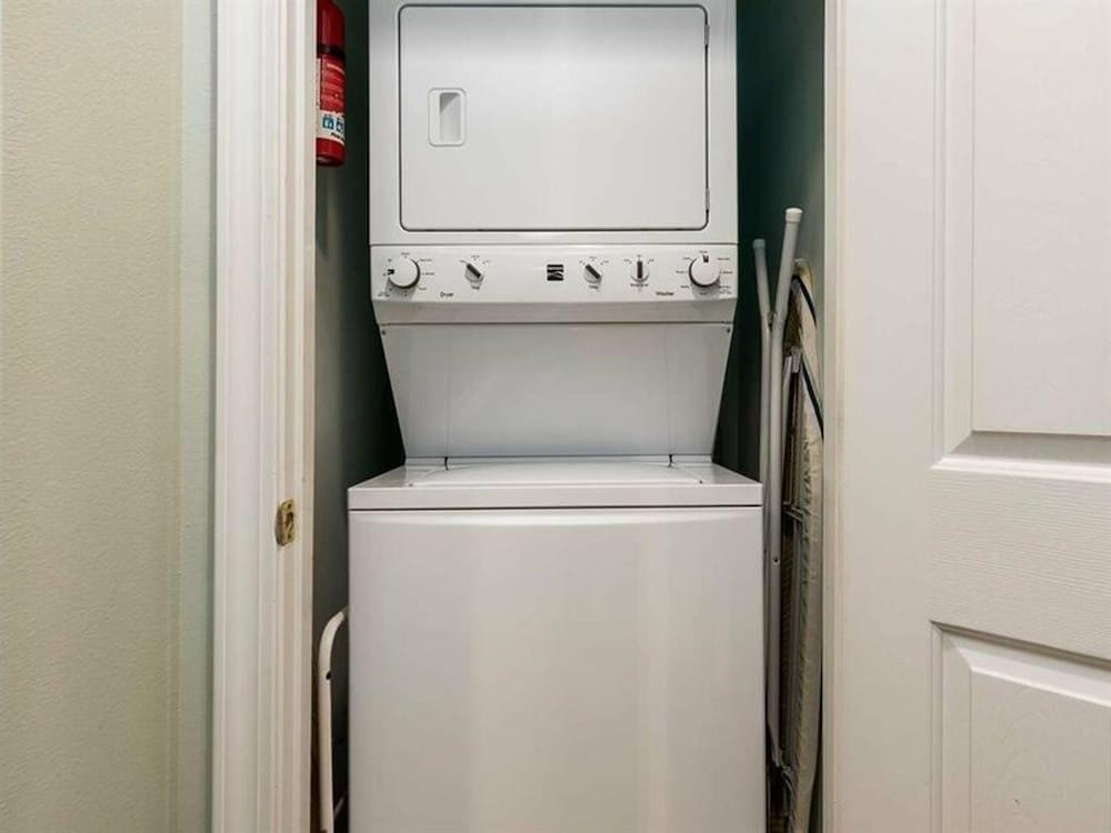 Blue Parrot 1 by Meyer Vacation Rentals