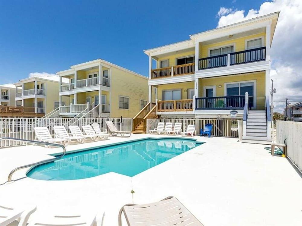 Blue Parrot 1 by Meyer Vacation Rentals