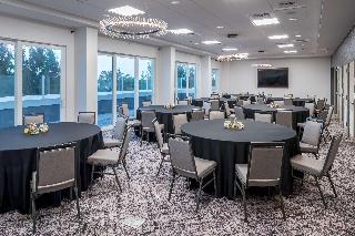Home2 Suites by Hilton Cape Canaveral Cruise Port
