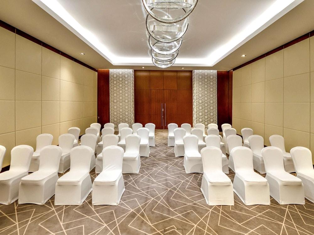 Grand Mercure Dubai City