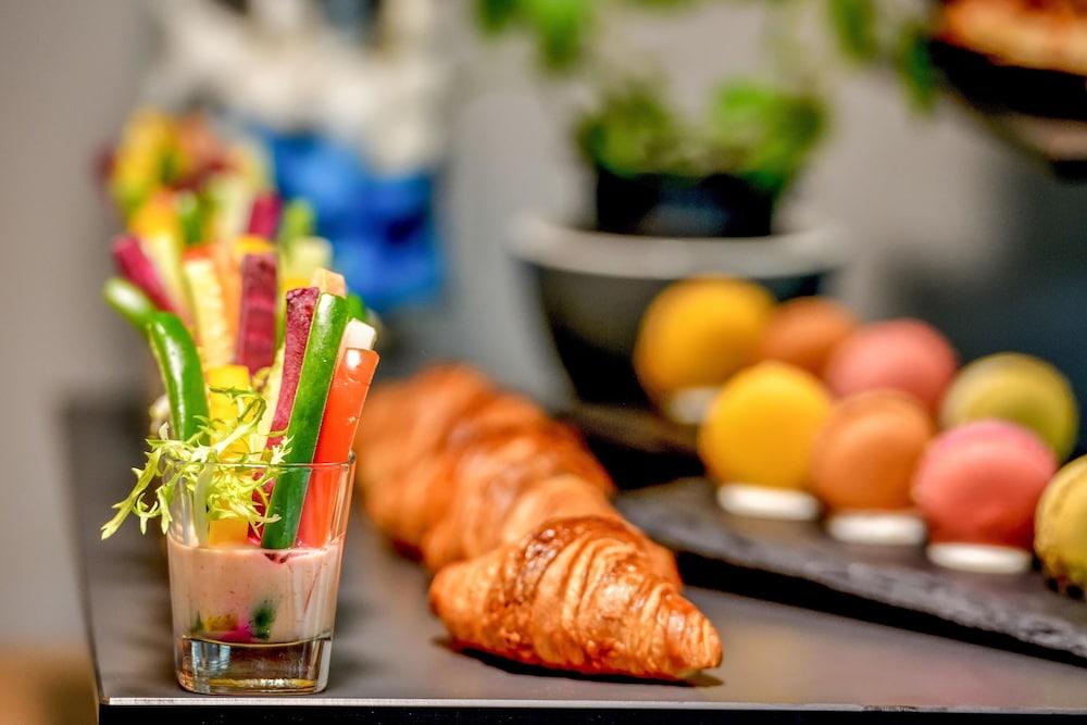 Grand Mercure Dubai City