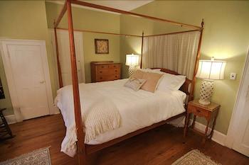 The Laurentide Inn
