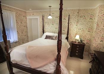 The Laurentide Inn