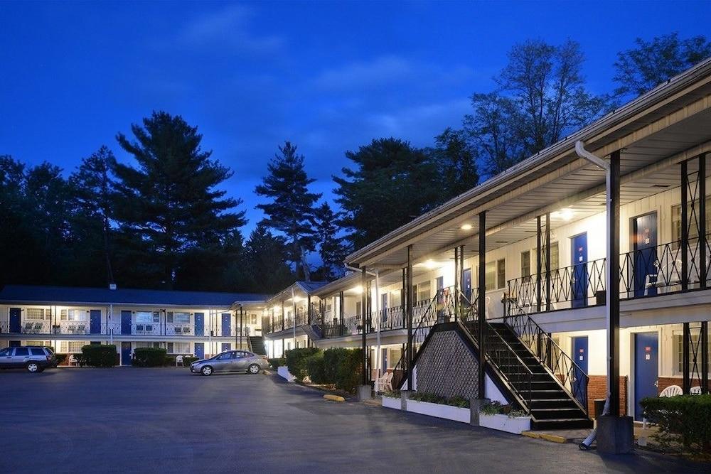 Turf & Spa Motel