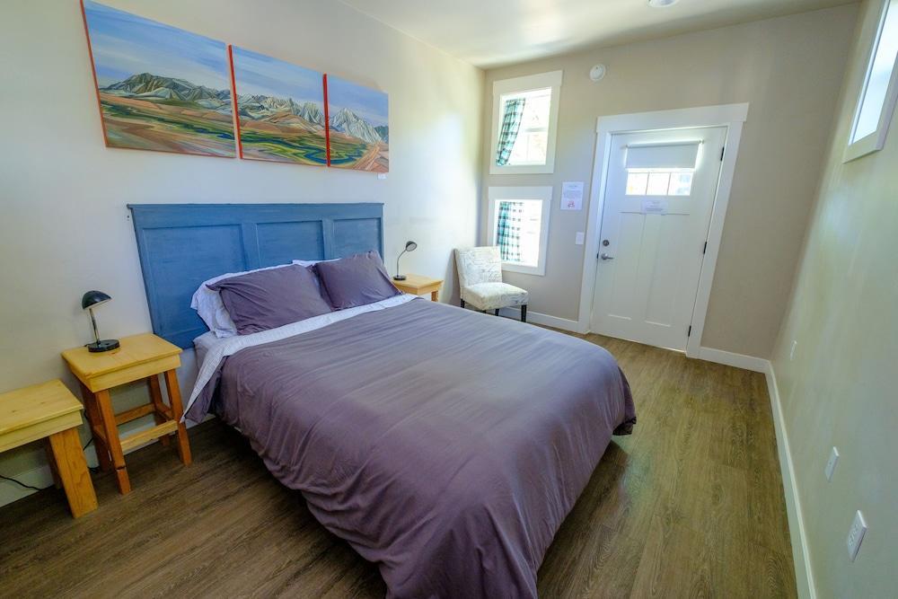 Eastside Guesthouse And Bivy