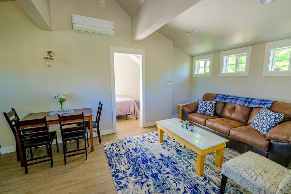 Eastside Guesthouse And Bivy