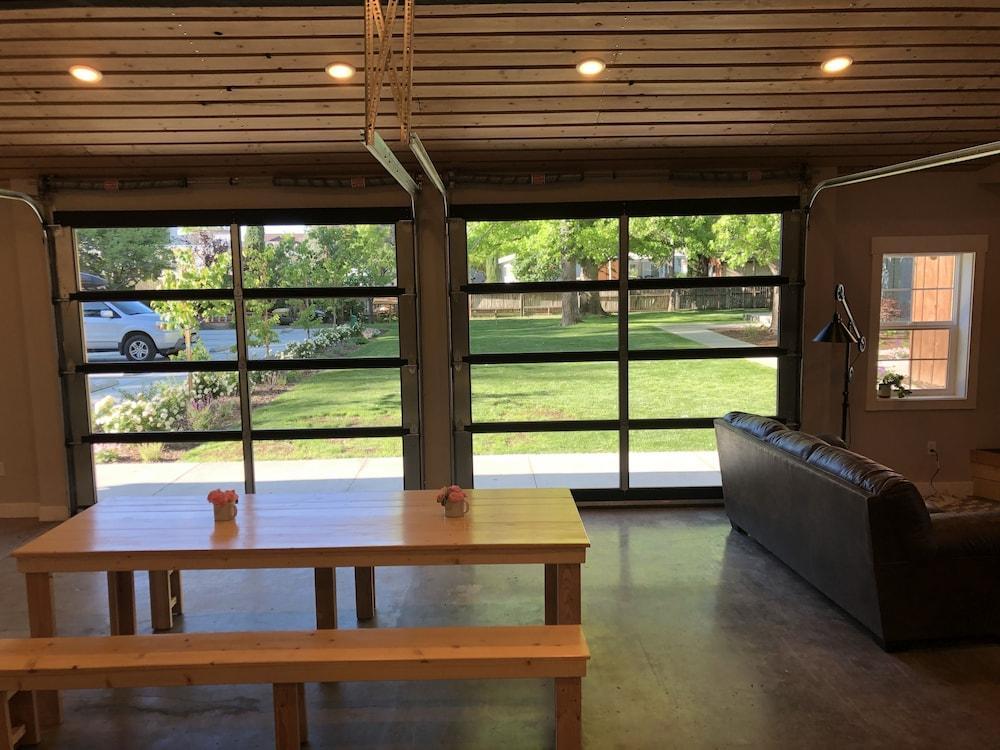 Eastside Guesthouse And Bivy