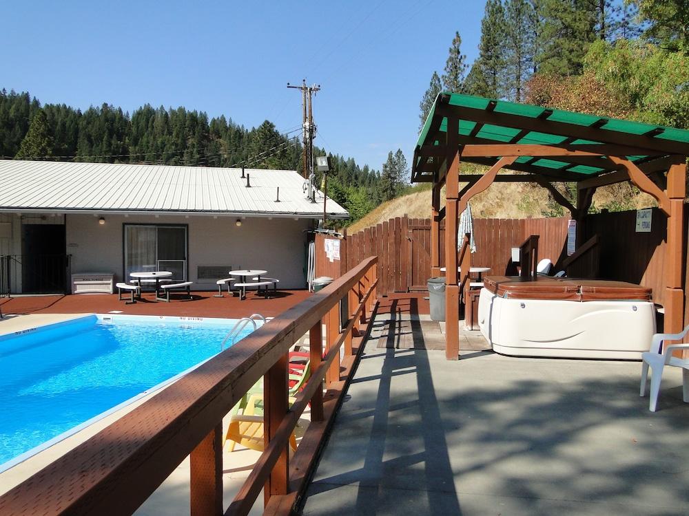 Konkolville Motel