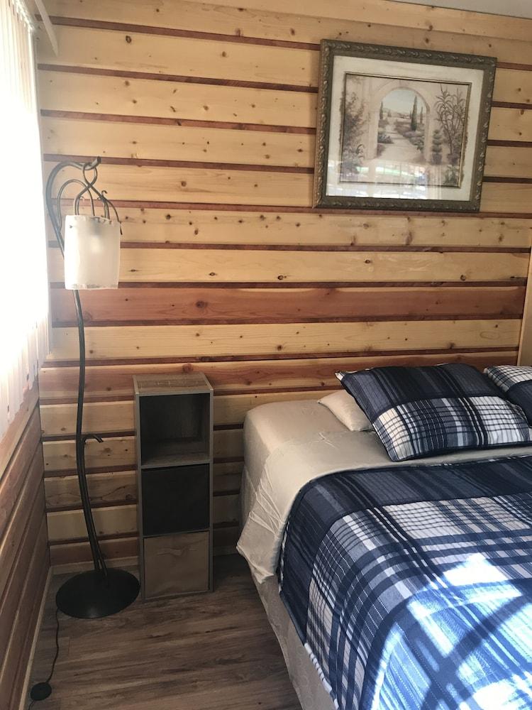 Alexander Lake Lodge
