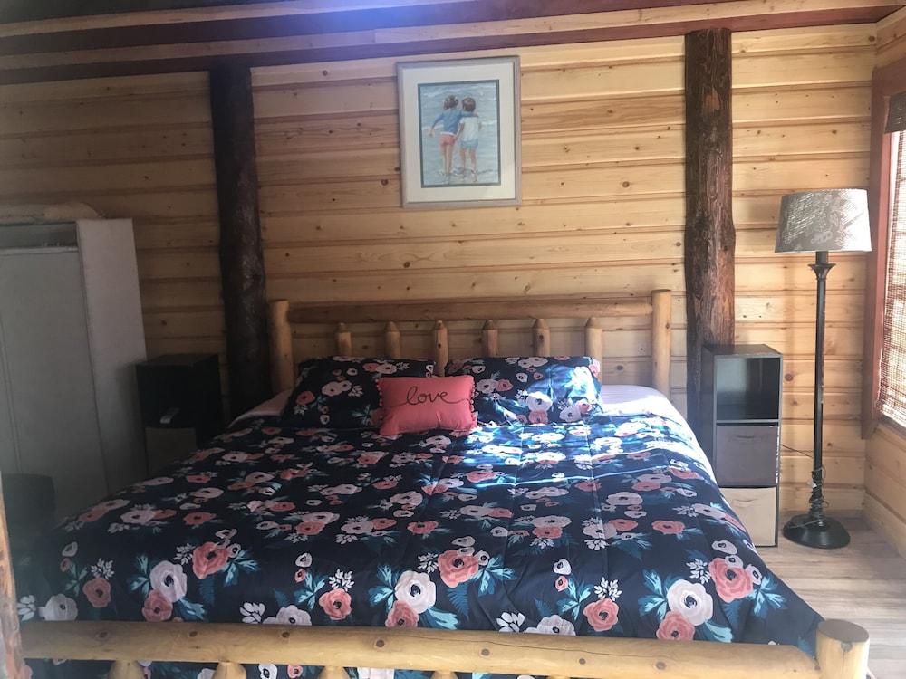 Alexander Lake Lodge