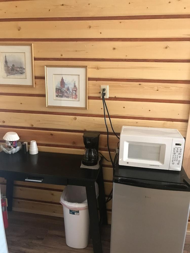 Alexander Lake Lodge