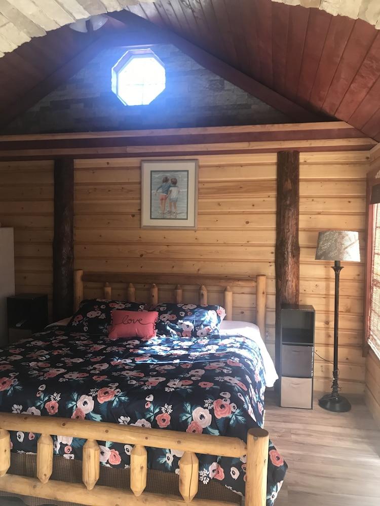 Alexander Lake Lodge