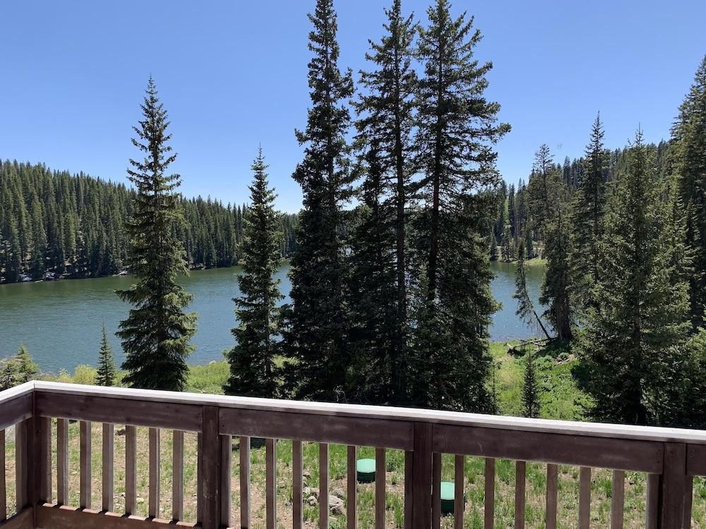 Alexander Lake Lodge