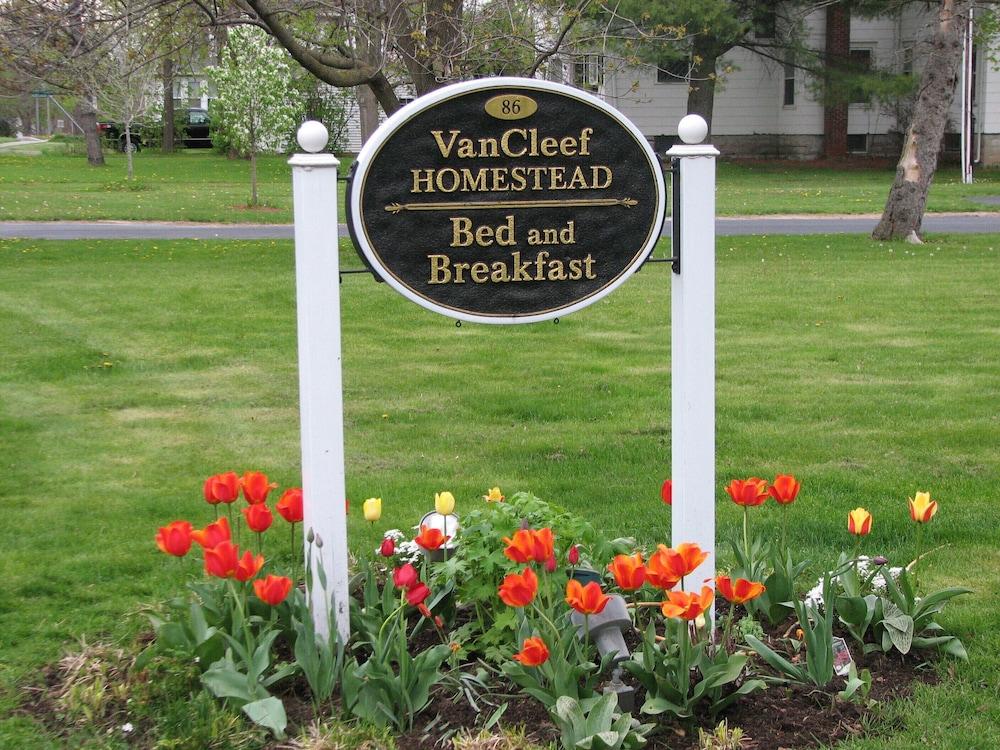 VanCleef Homestead Bed and Breakfast