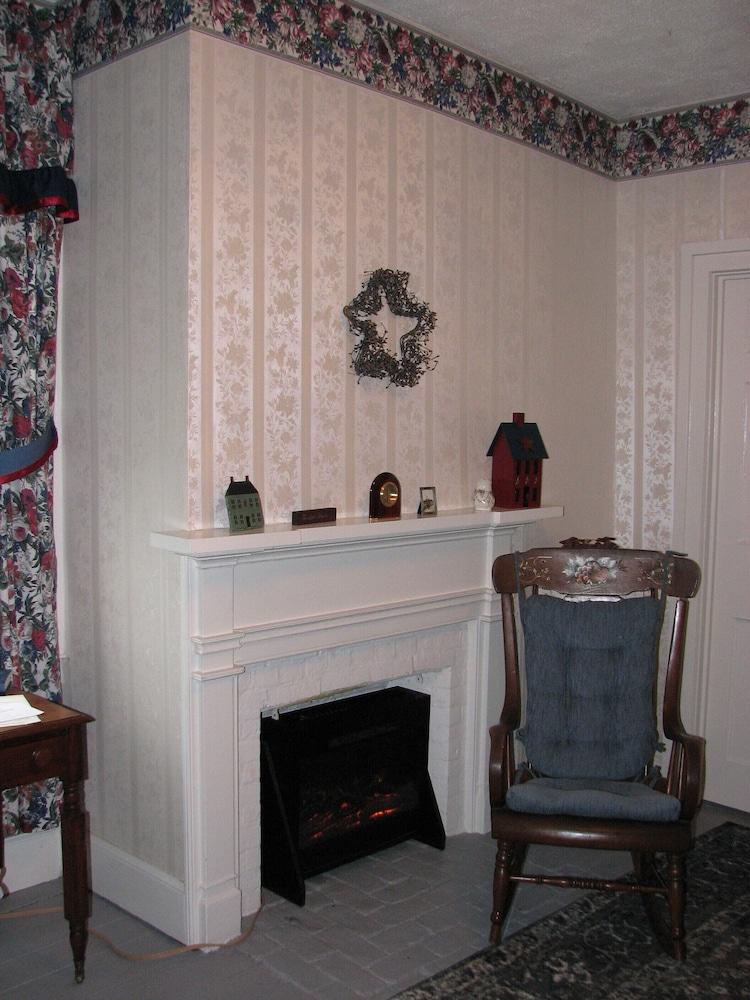 VanCleef Homestead Bed and Breakfast