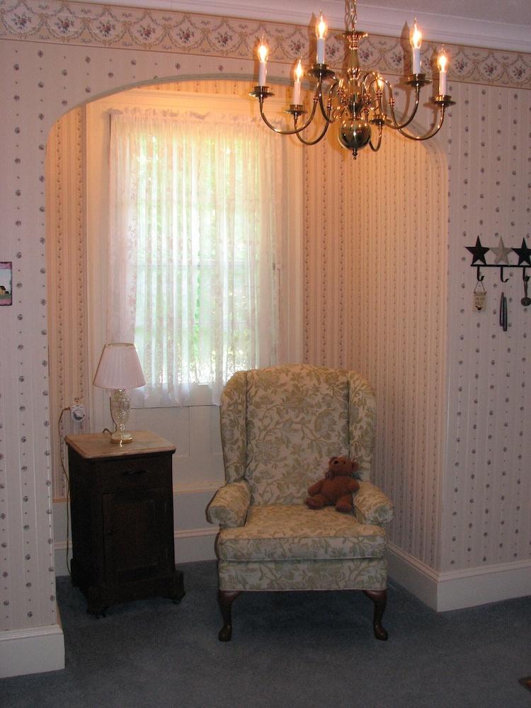 VanCleef Homestead Bed and Breakfast
