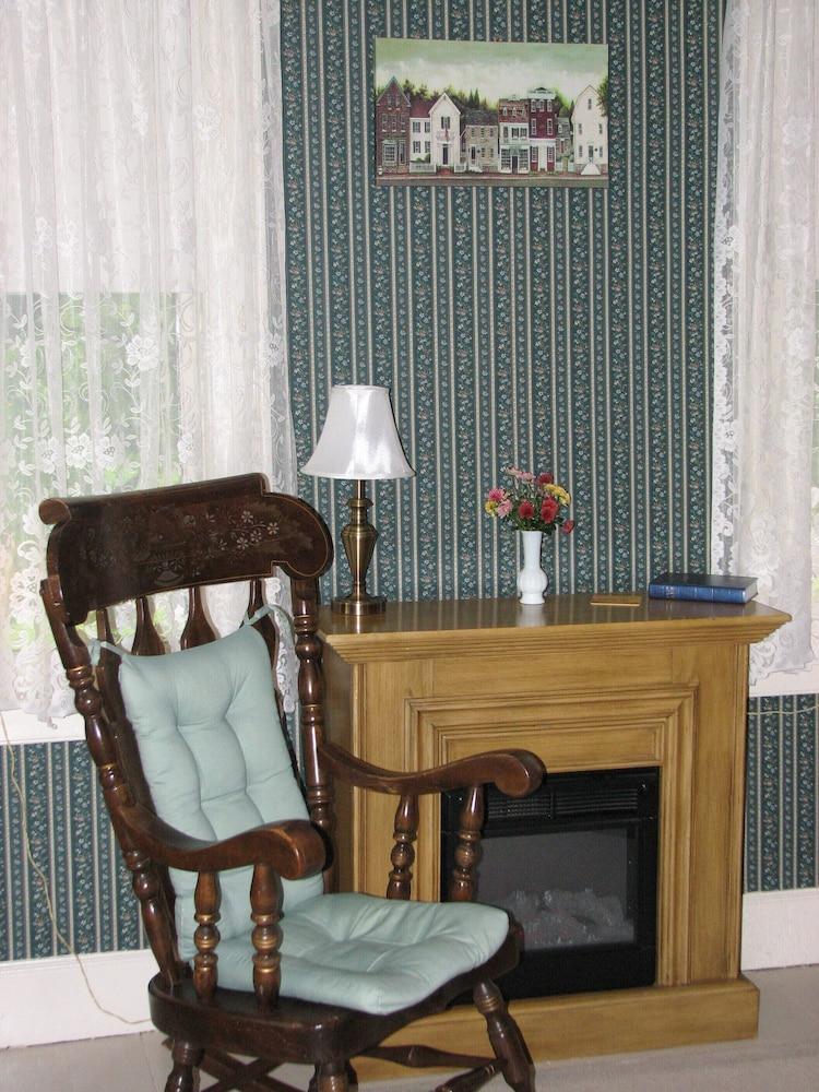 VanCleef Homestead Bed and Breakfast