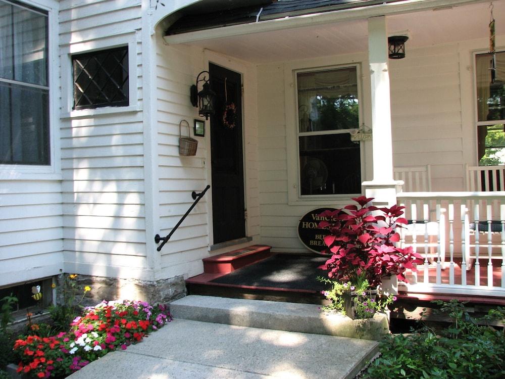 VanCleef Homestead Bed and Breakfast