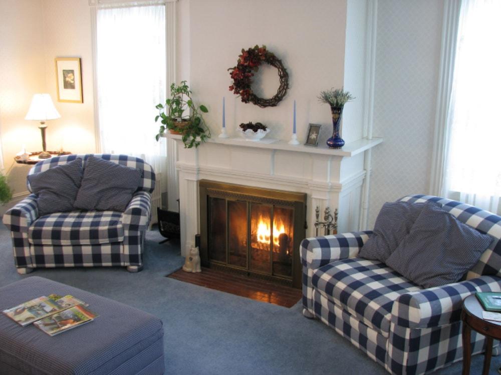 VanCleef Homestead Bed and Breakfast