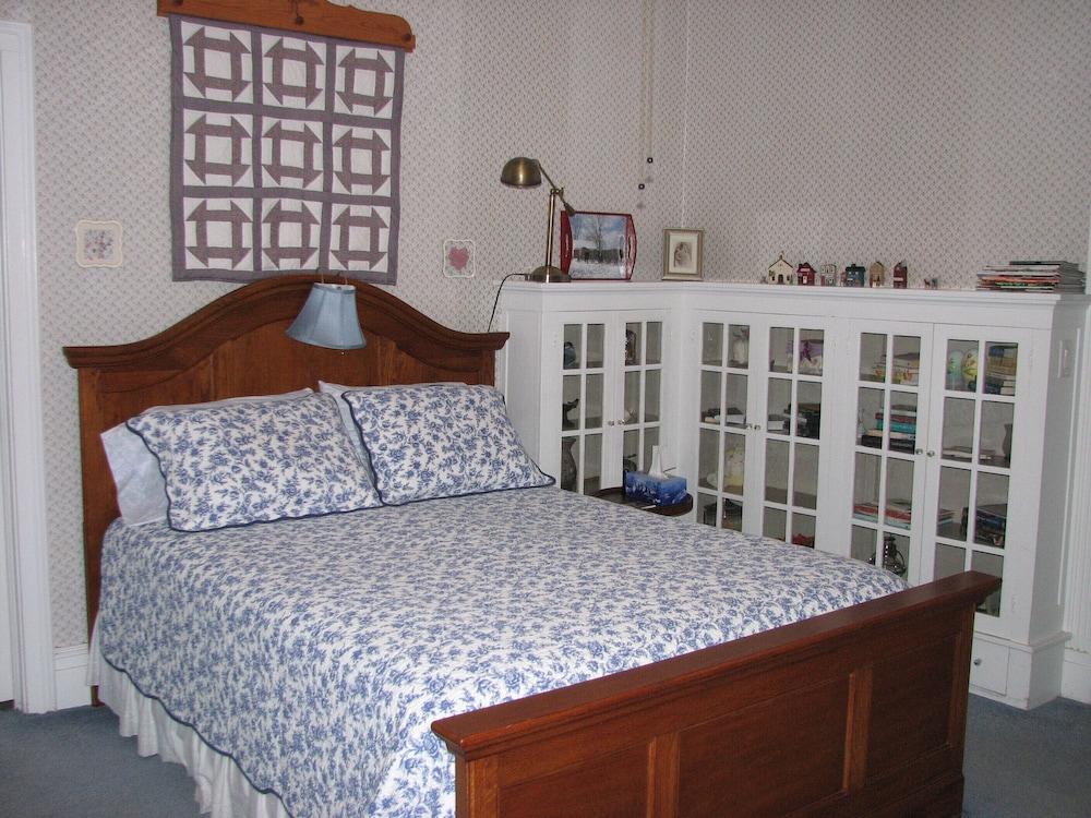 VanCleef Homestead Bed and Breakfast