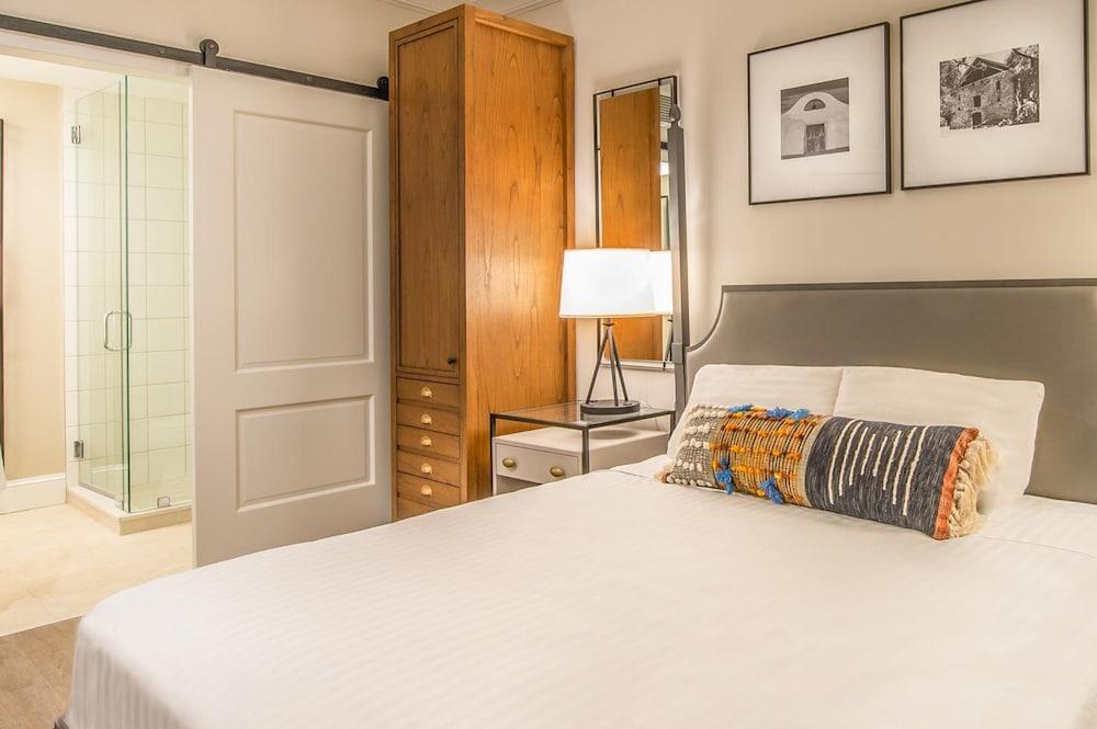 Hotel E
