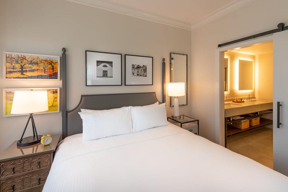 Hotel E