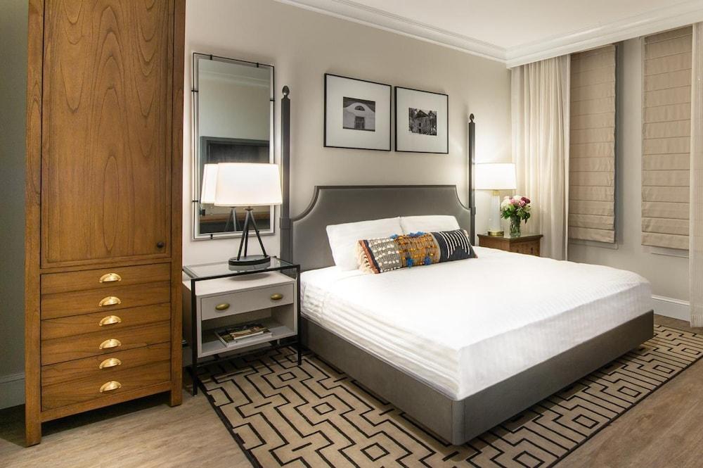 Hotel E