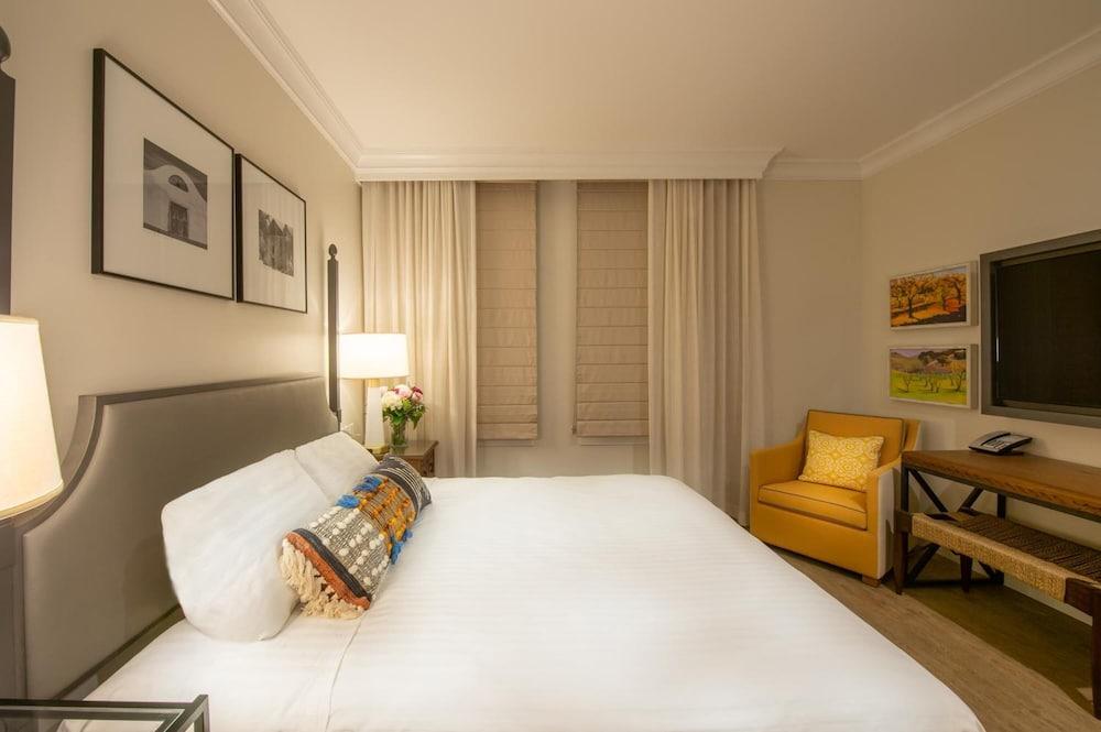 Hotel E