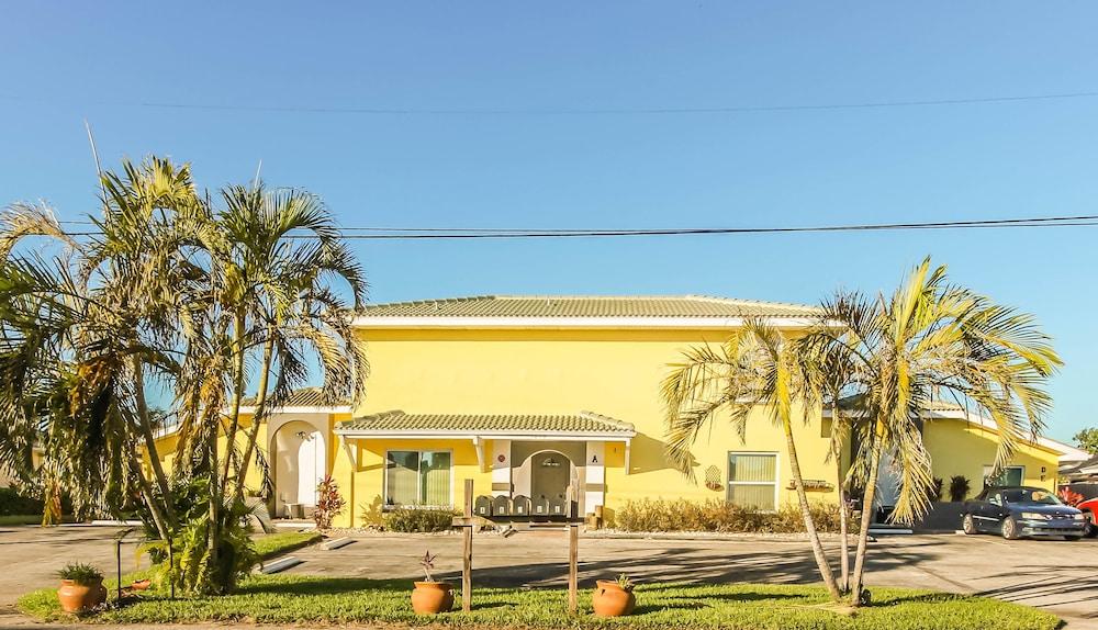 Seatuit Condominiums