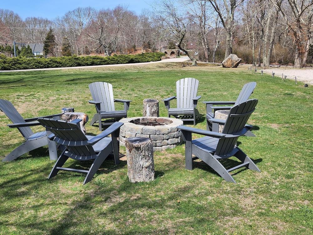 Shelter Harbor Inn