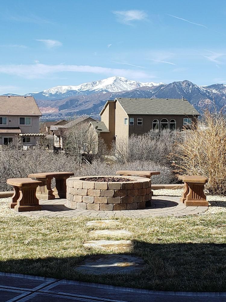 Chateau Du Pikes Peak