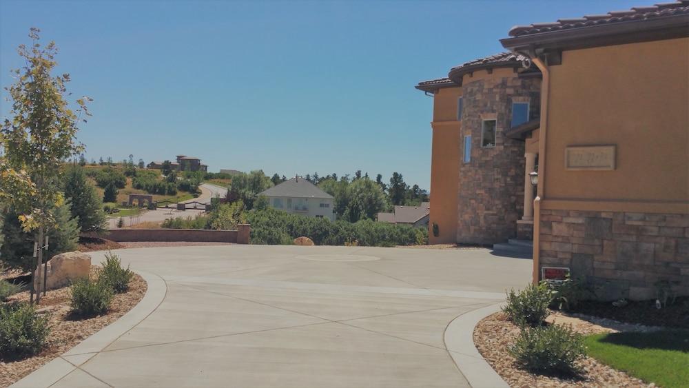 Chateau Du Pikes Peak