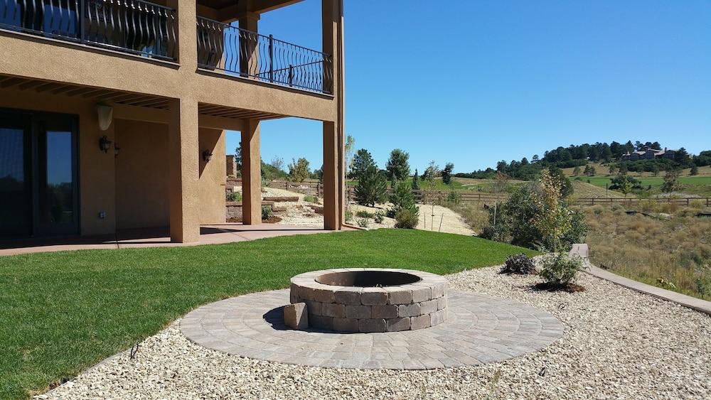 Chateau Du Pikes Peak
