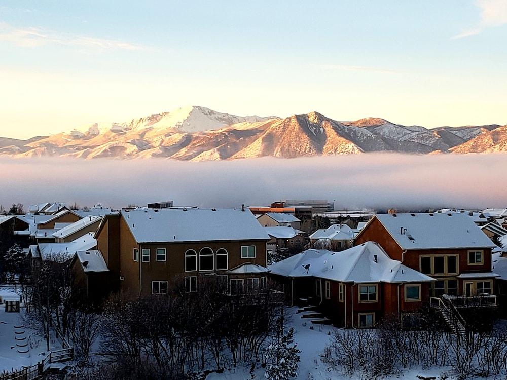 Chateau Du Pikes Peak
