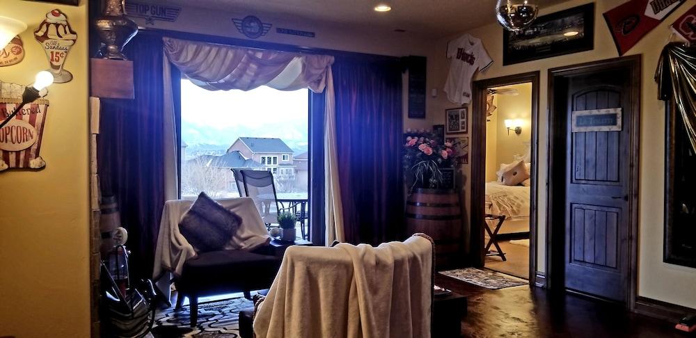 Chateau Du Pikes Peak