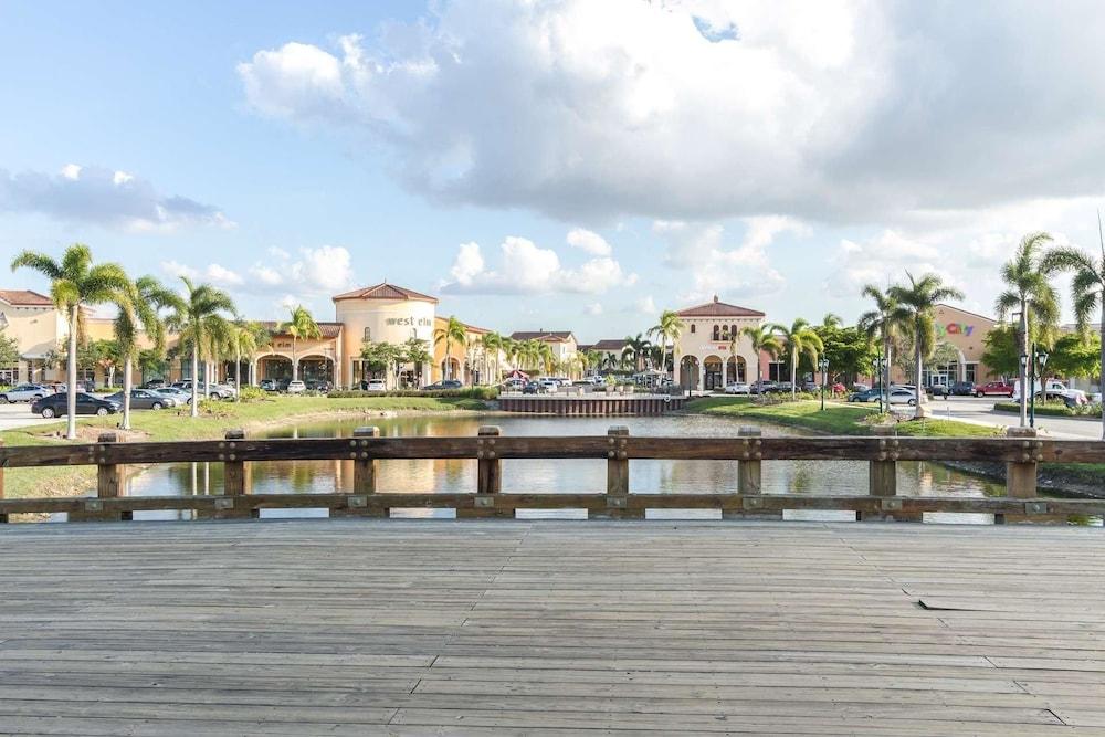 The Residences At Coconut Pointe