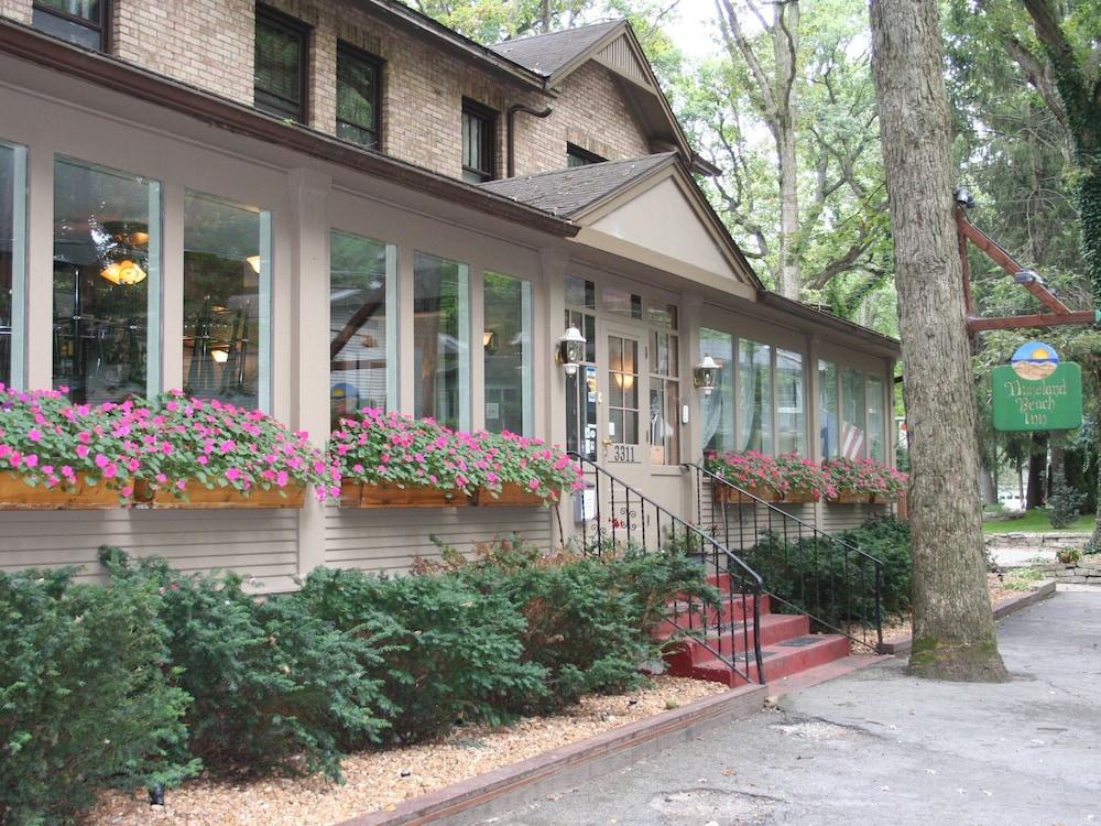 Duneland Beach Inn