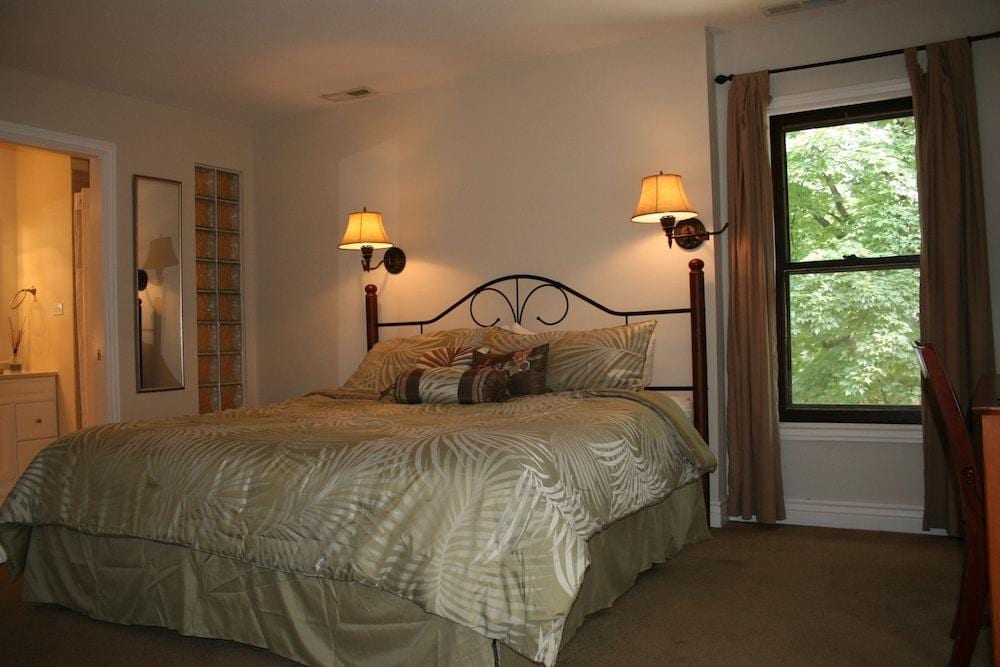 Duneland Beach Inn