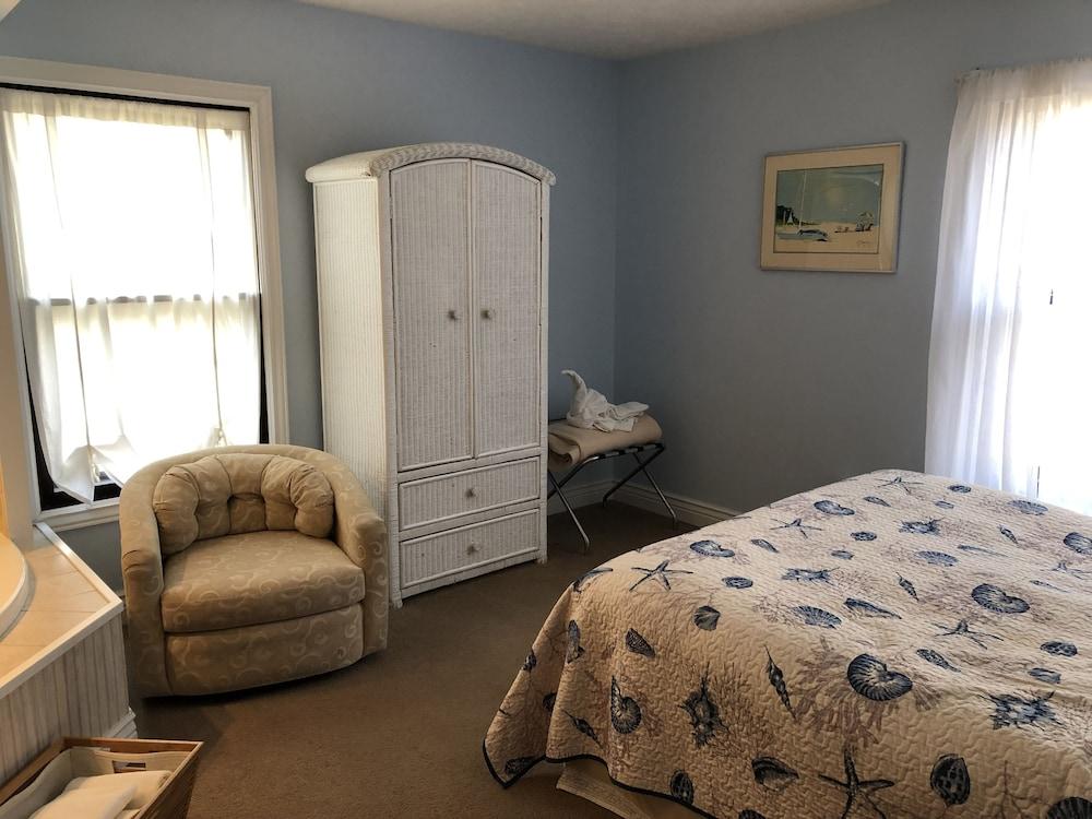 Duneland Beach Inn