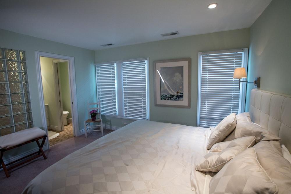 Duneland Beach Inn