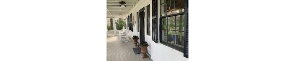 Olde Captain's Inn