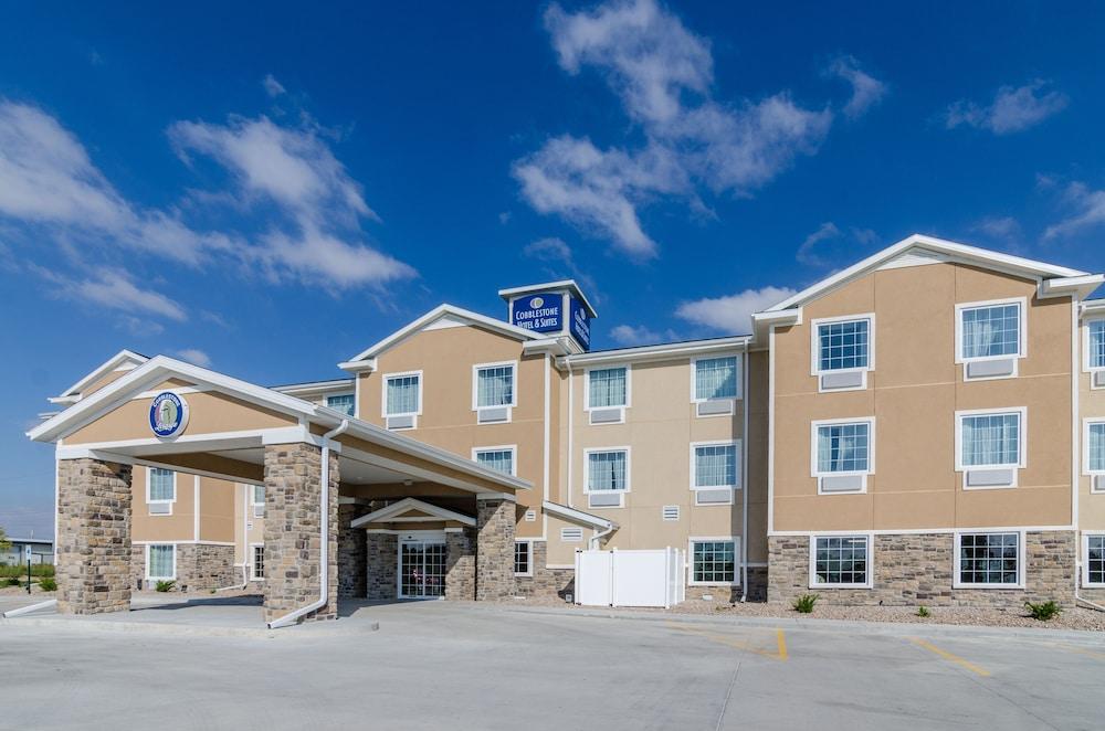 Cobblestone Hotel & Suites - Cozad