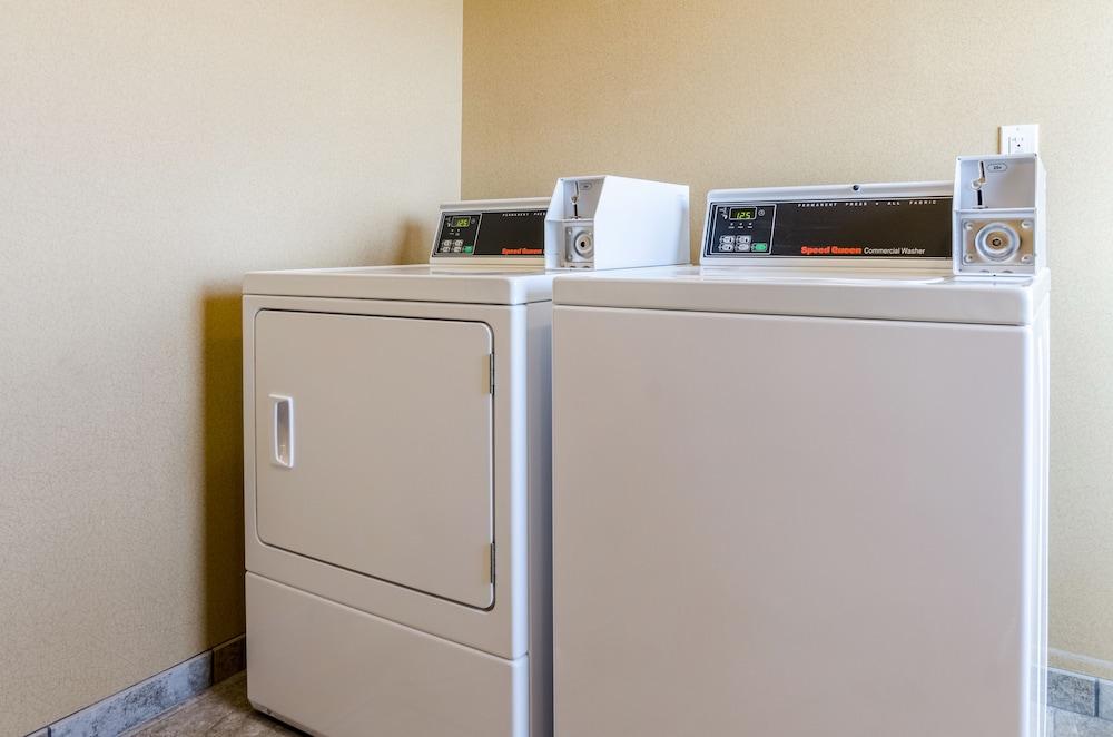 Cobblestone Inn & Suites - Brookville