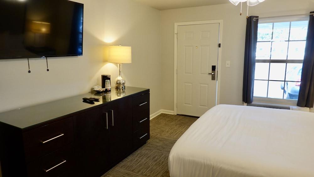 Heritage House Inn