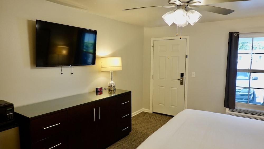 Heritage House Inn