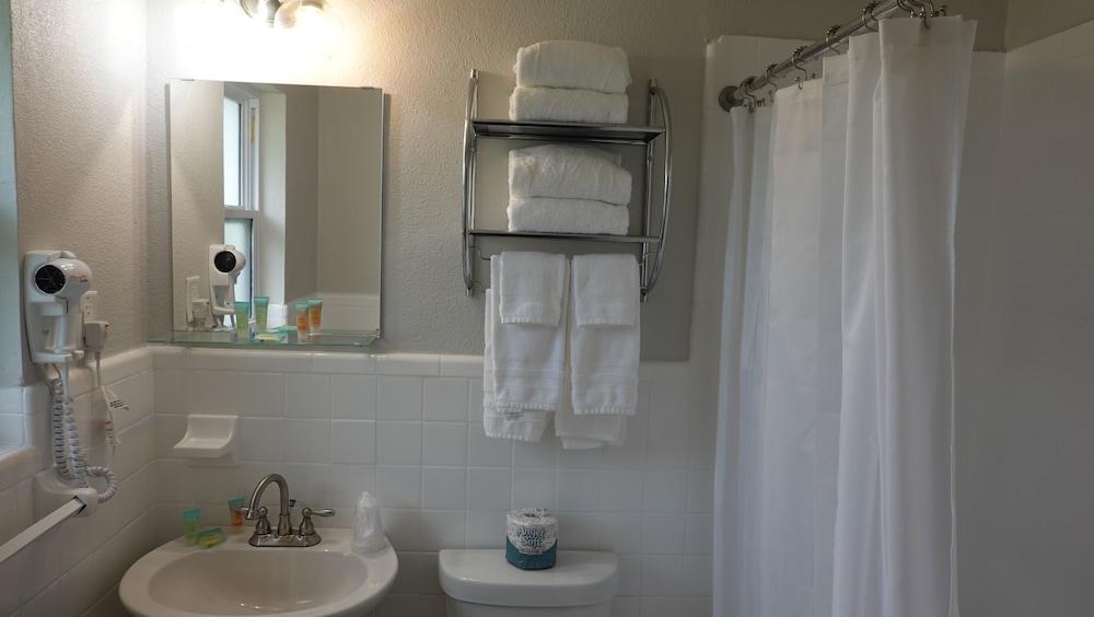 Heritage House Inn