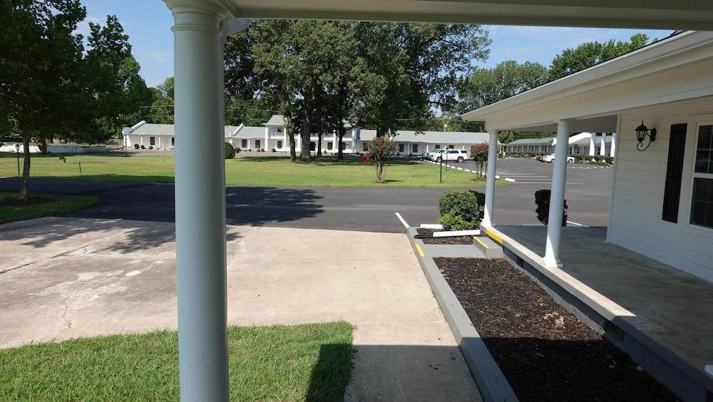 Heritage House Inn