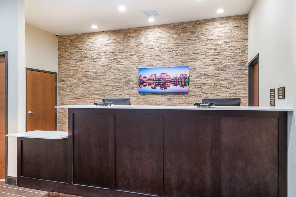 Comfort Inn & Suites Harrisburg-Hershey West