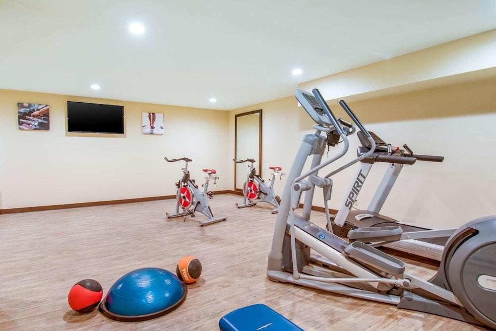 Comfort Inn & Suites Harrisburg-Hershey West