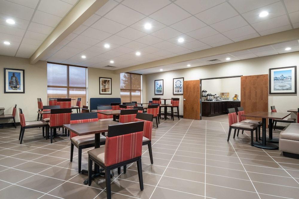 Comfort Inn & Suites Harrisburg-Hershey West